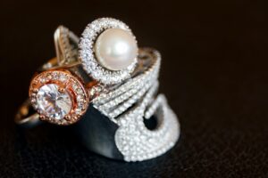 HOW TO CLEAN AND POLISH JEWELRY
